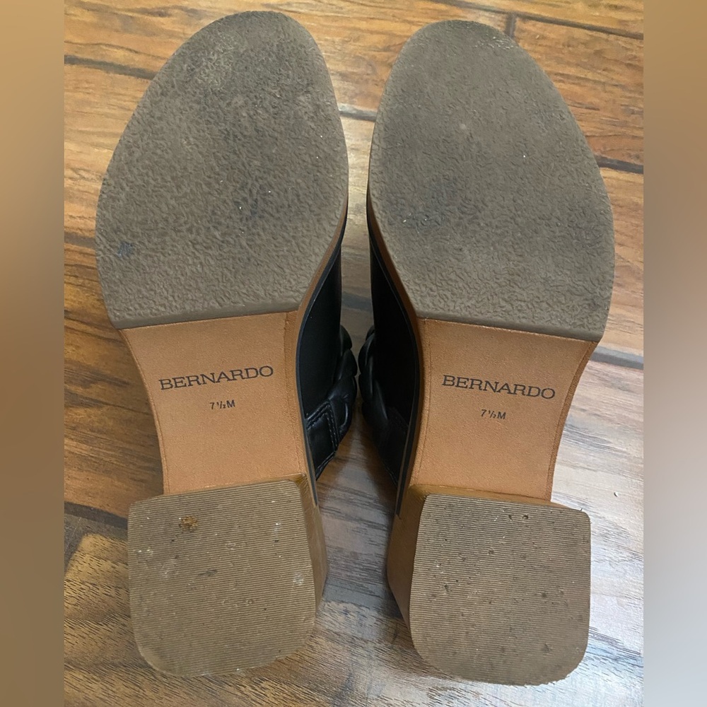 Bernardo Saffia Black Leather Mule Clogs Size 7.5 - Picture 9 of 9